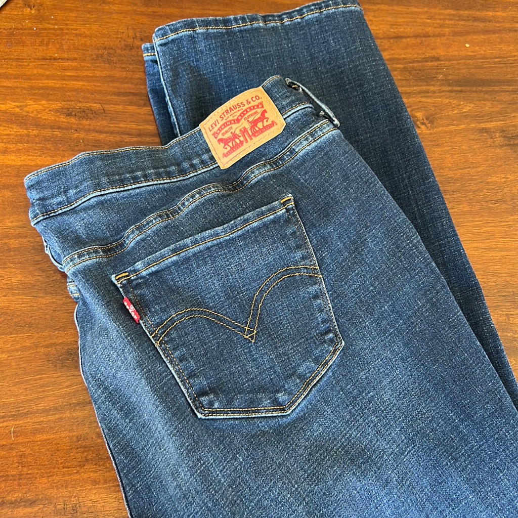 Womens Levis Classic 414 Jeans